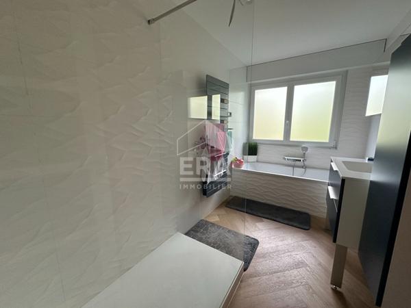 Appartement  T6 avec balcons et garage