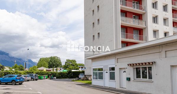 À vendre Studio 30.2 m² - Saint-martin-d'hères 38400