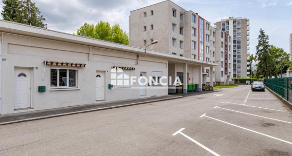 À vendre Studio 30.2 m² - Saint-martin-d'hères 38400