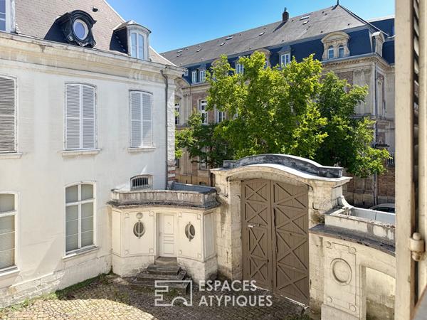 Appartement de charme sous les combles dans le centre historique d’ Amiens