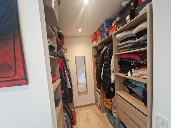 Appartement
         4 pièces
        - 75 m² 257 000 € *