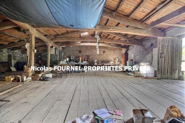 Saint Genest Malifaux 42660 corps de ferme avec cour fermée 215m² habitables 4 chambres, écurie-grange sur 1300m² de terrain