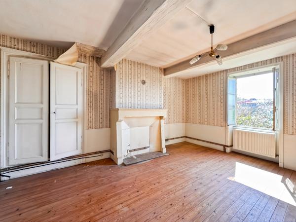 Maison à vendre 4 pièces SAINT CHRISTOPHE EN BRIONNAIS (71) 150 m² habitables - 6 pièces - dépendances - terrain 8961 m²