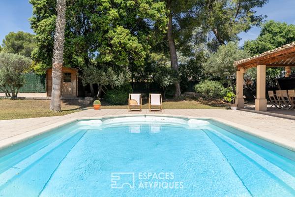 Bastide provençale avec terrain et piscine