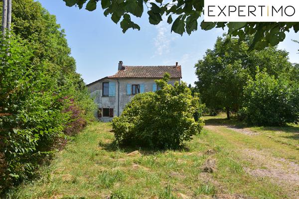 Neuf-Église (63560) Neuf-Eglise, dans un petit hameau au calme, maison de 131 m² sur terrain de 3 017 m².