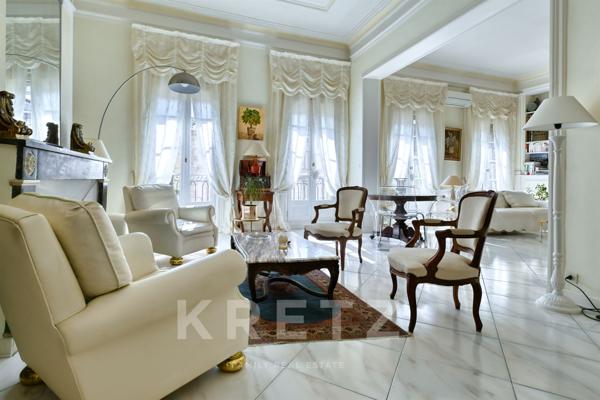 Hôtel Particulier du XVIIIème avec patio et terrasse