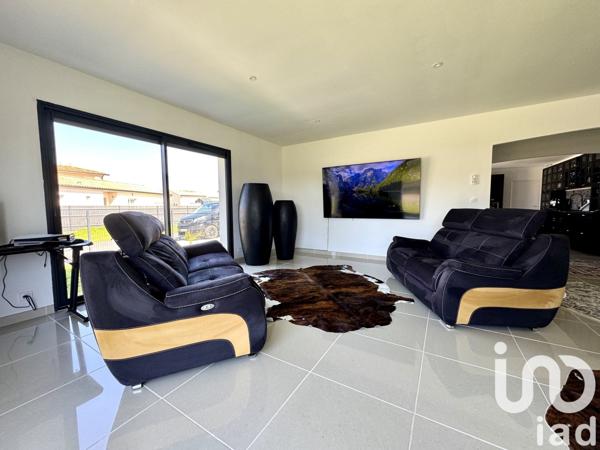 Maison à vendre 4 pièces 124 m² Saint-Yrieix-sur-Charente