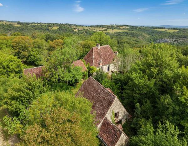 Maison ancienne - Gourdon SECTEUR GOURDON - Charme et authenticité pour cet Ensemble en pierre sur 2ha7 avec vue panoramique