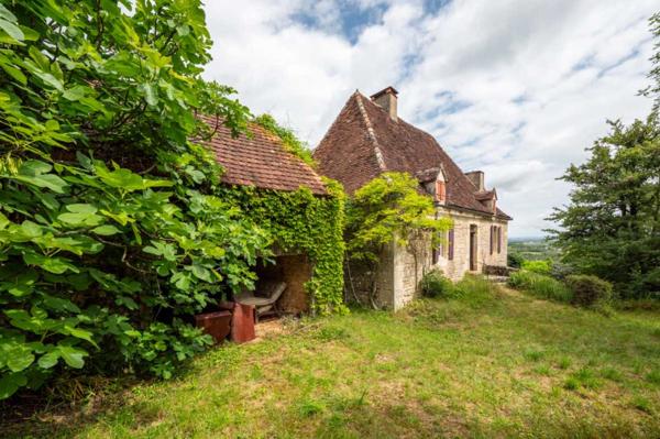 Maison ancienne - Gourdon SECTEUR GOURDON - Charme et authenticité pour cet Ensemble en pierre sur 2ha7 avec vue panoramique