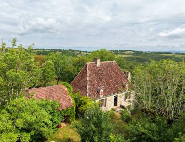 Maison ancienne - Gourdon SECTEUR GOURDON - Charme et authenticité pour cet Ensemble en pierre sur 2ha7 avec vue panoramique