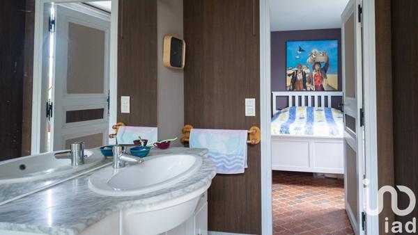 Maison à vendre 10 pièces 268 m² Condé-Sainte-Libiaire