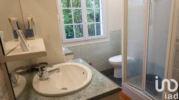 Maison à vendre 10 pièces 268 m² Condé-Sainte-Libiaire