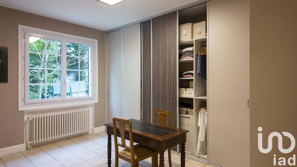 Maison à vendre 10 pièces 268 m² Condé-Sainte-Libiaire