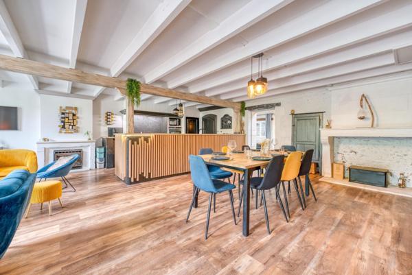 CHARMANTE CHARENTAISE RÉNOVÉE AVEC GITES A MÉDIS