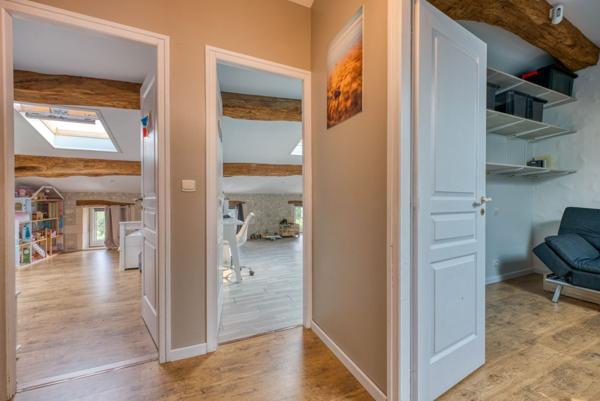 CHARMANTE CHARENTAISE RÉNOVÉE AVEC GITES A MÉDIS