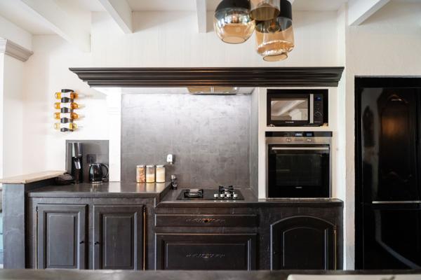 CHARMANTE CHARENTAISE RÉNOVÉE AVEC GITES A MÉDIS