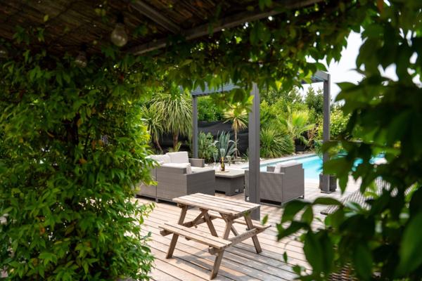 CHARMANTE CHARENTAISE RÉNOVÉE AVEC GITES A MÉDIS