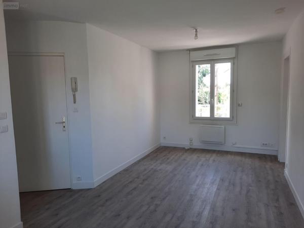 Appartement rénové à louer à Vailly-sur-Aisne dans l'Aisne (02370), ref : 02072/214