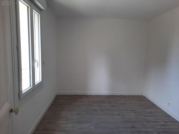 Appartement rénové à louer à Vailly-sur-Aisne dans l'Aisne (02370), ref : 02072/214