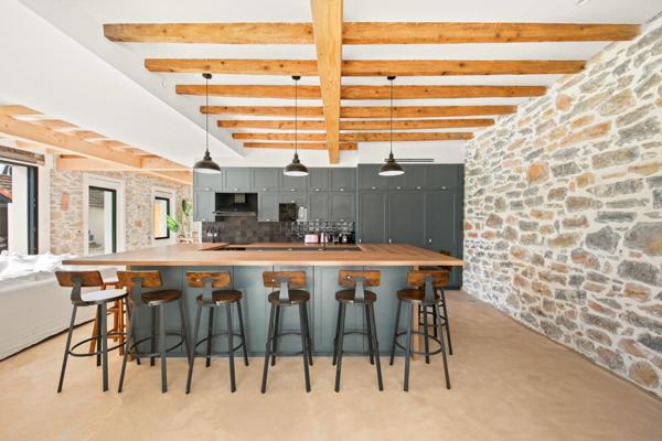 Hyères (83400) Maison familiale proche des plages et du centre-ville.