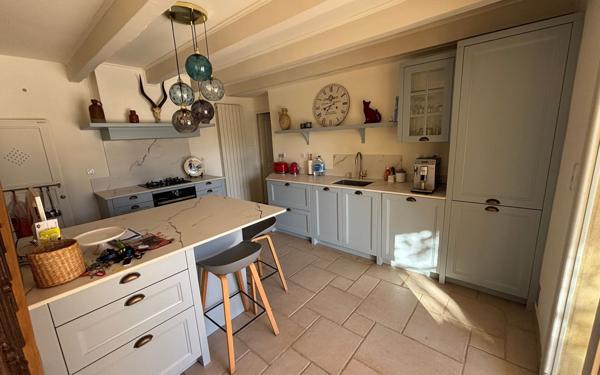 Maison à vendre    4 pièces • 195 m2 Sarrians