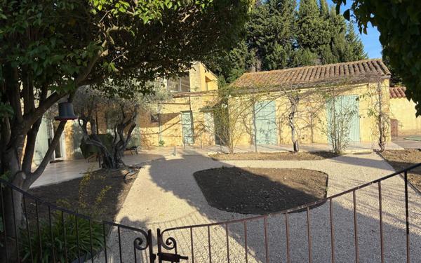 Maison à vendre    4 pièces • 195 m2 Sarrians