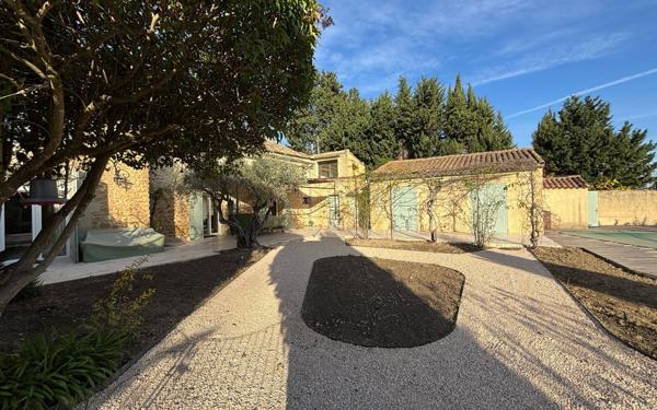 Maison à vendre    4 pièces • 195 m2 Sarrians