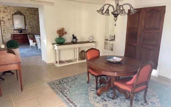 Maison à vendre    4 pièces • 195 m2 Sarrians