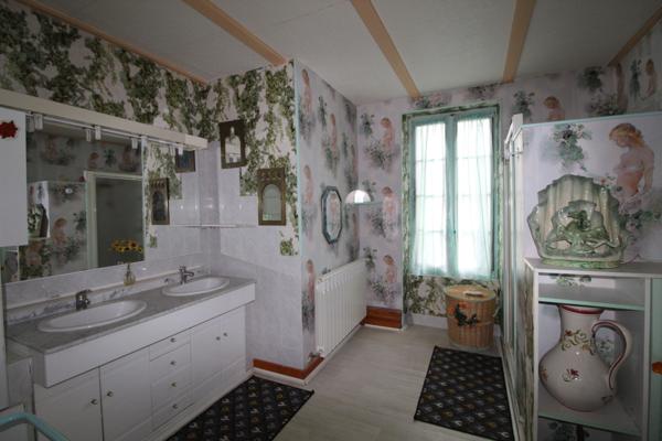 Roquefort-sur-Soulzon (12250) Maison de 210 m² à rénover