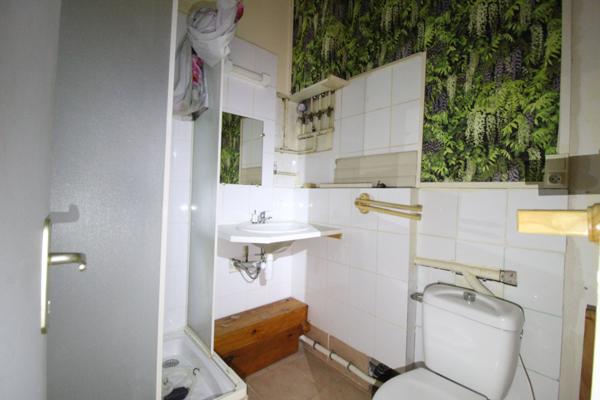 Roquefort-sur-Soulzon (12250) Maison de 210 m² à rénover