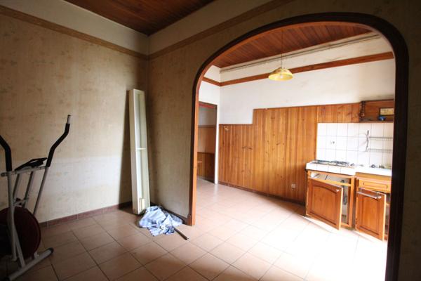 Roquefort-sur-Soulzon (12250) Maison de 210 m² à rénover