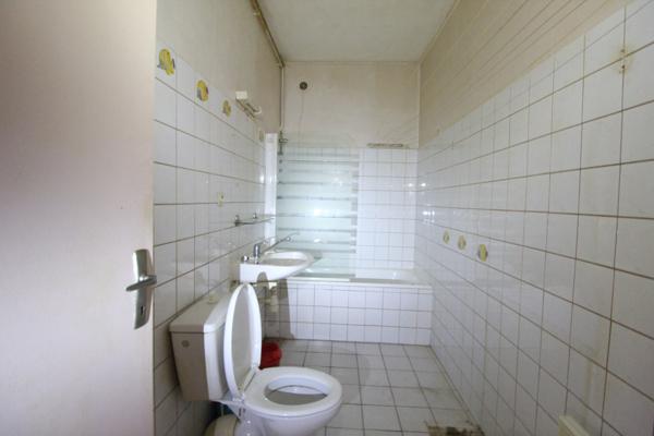 Roquefort-sur-Soulzon (12250) Maison de 210 m² à rénover