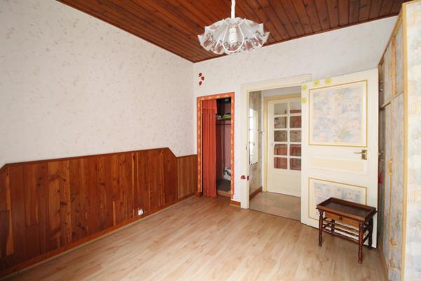 Roquefort-sur-Soulzon (12250) Maison de 210 m² à rénover