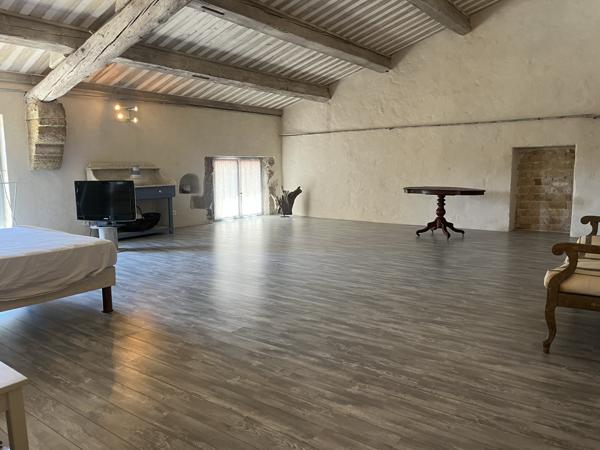 Maison 10 pièces - 300 m²