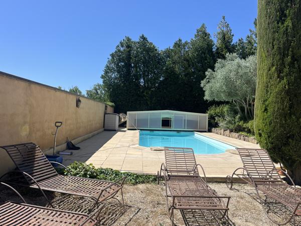 Maison 10 pièces - 300 m²