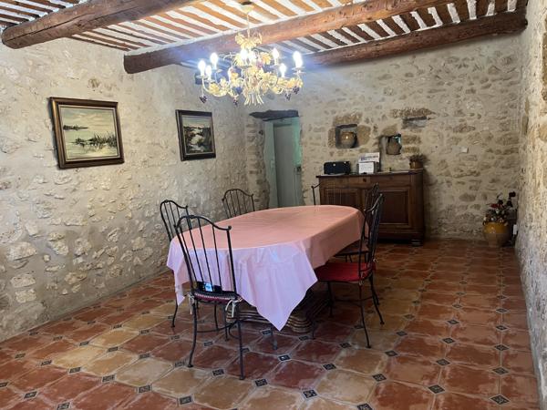 Maison 10 pièces - 300 m²