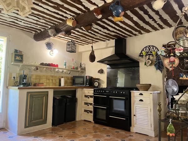 Maison 10 pièces - 300 m²