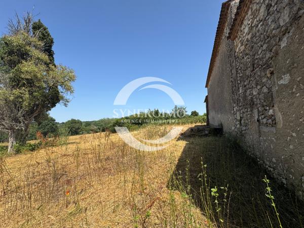 Bonneville-et-Saint-Avit-de-Fumadières (24230) Grange à réhabiliter entièrement