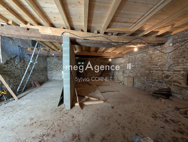 Maison à AMBERIEU-EN-BUGEY, 01500 - 2 pièces 210m²