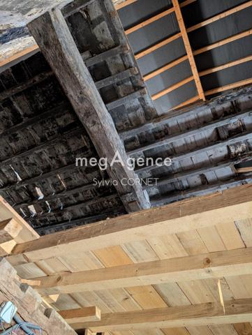 Maison à AMBERIEU-EN-BUGEY, 01500 - 2 pièces 210m²