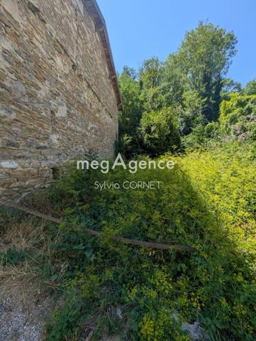 Maison à AMBERIEU-EN-BUGEY, 01500 - 2 pièces 210m²