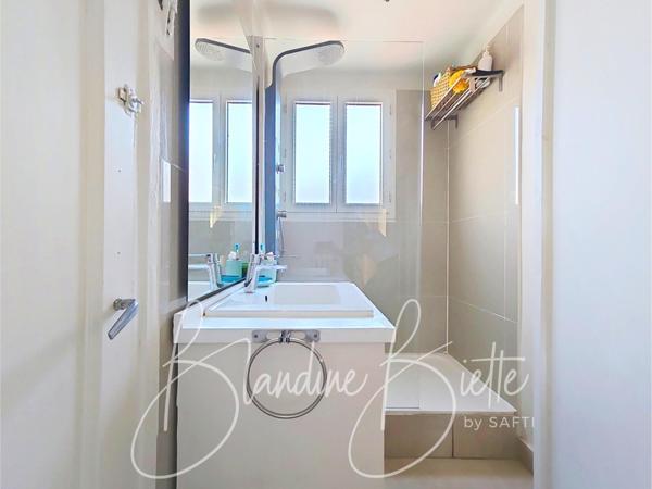 Appartement au calme à 900 m du RER