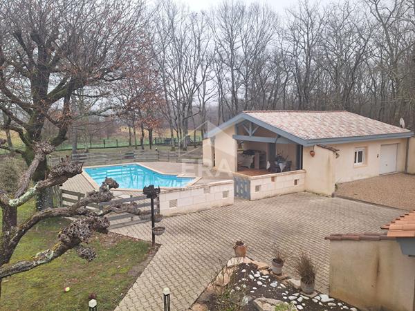Maison à vendre à MENESPLET - 7 pièces avec piscine et terrain arboré