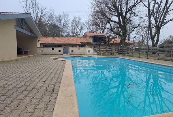 Maison à vendre à MENESPLET - 7 pièces avec piscine et terrain arboré