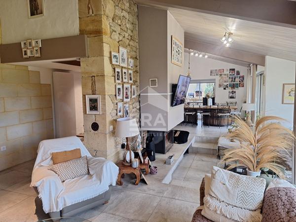 Maison à vendre à MENESPLET - 7 pièces avec piscine et terrain arboré