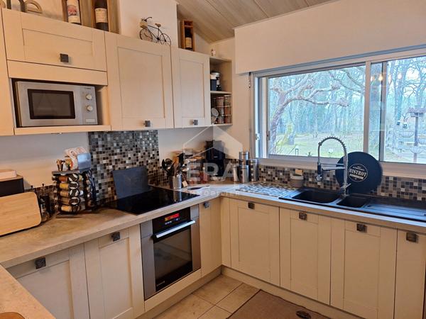 Maison à vendre à MENESPLET - 7 pièces avec piscine et terrain arboré