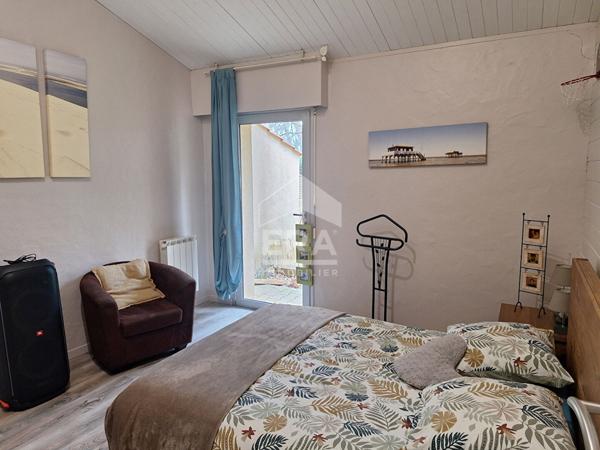 Maison à vendre à MENESPLET - 7 pièces avec piscine et terrain arboré