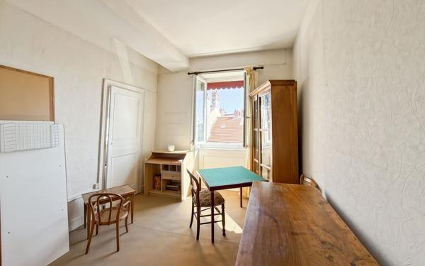 Appartement à vendre    2 pièces • 48,09 m2 Lyon 6