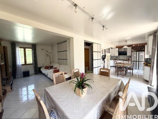 Maison à vendre 6 pièces 127 m² Vaux-le-Pénil