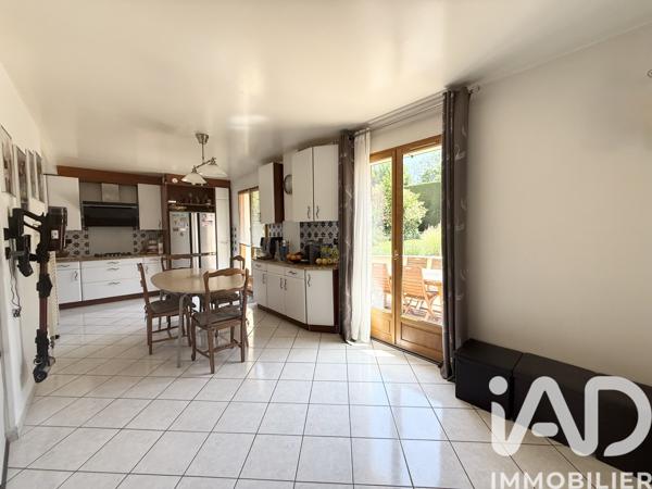 Maison à vendre 6 pièces 127 m² Vaux-le-Pénil